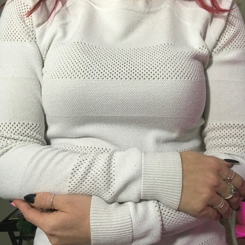 While long sleeve perforated knit shirt